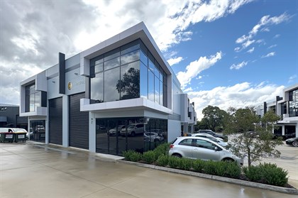 2/51 Merrindale Drive, Croydon South VIC 3136